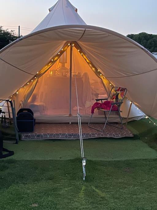 מלון טרורו Cox Hill Glamping Benson מראה חיצוני תמונה